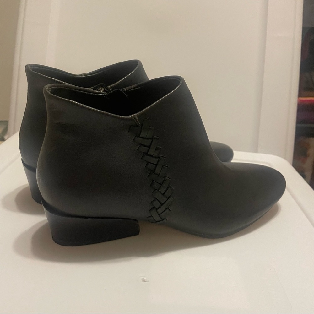 Naked Feet Women’s Peony Ankle Boots Size 6.5